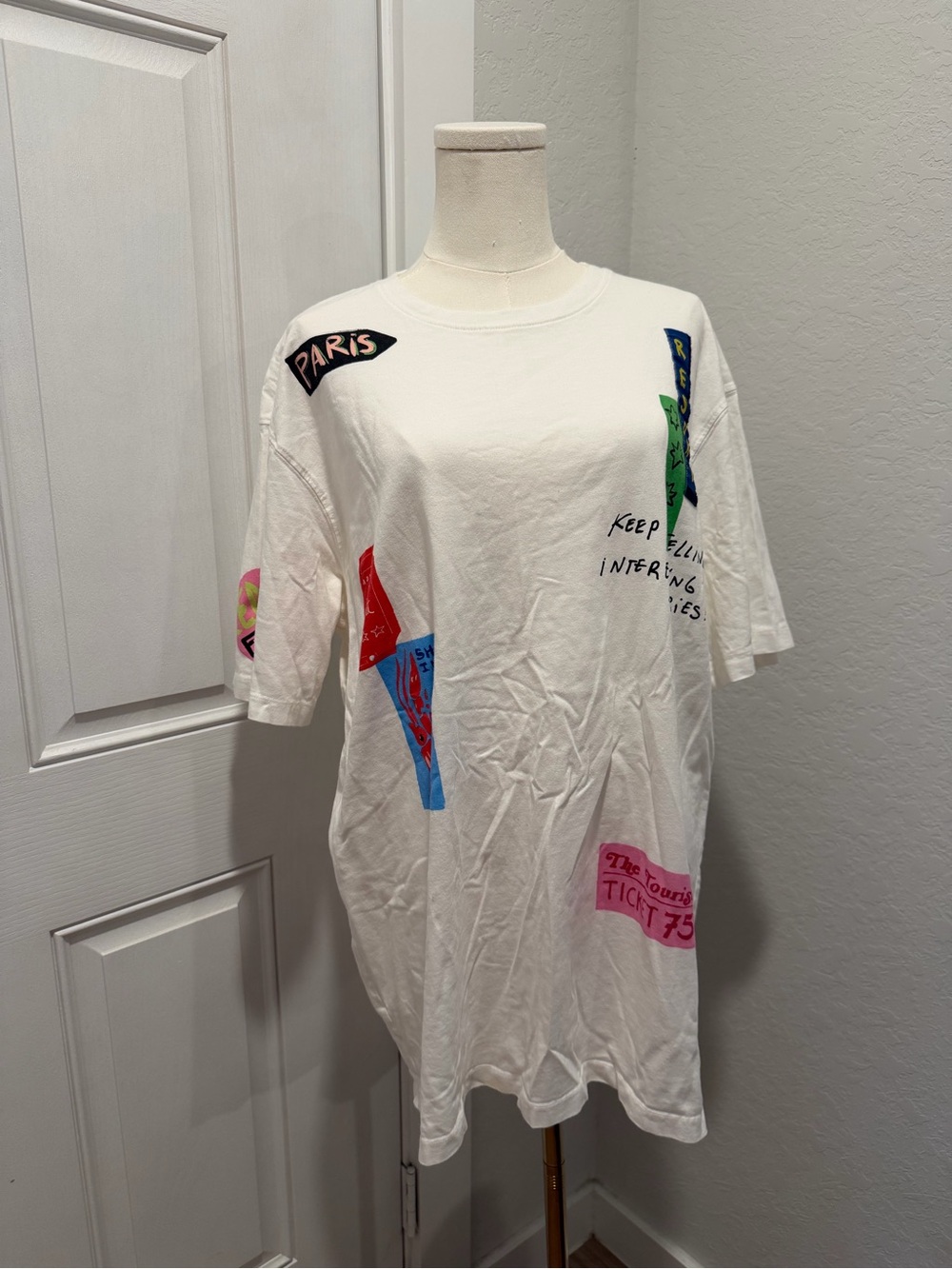 Zara | White Short Sleeve Graphic Tee with Multicolor Patches